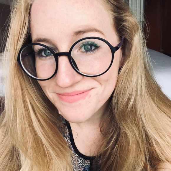 Meet your Posher, Sarah - Picture 1 of 1